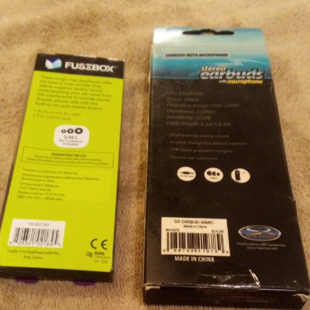 LARA White Earbud Headphones with Mic - Picture 5 of 8